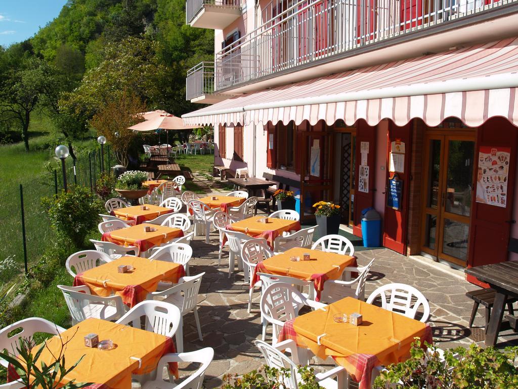 Hotel Rosalpina Riva del Garda Exterior photo