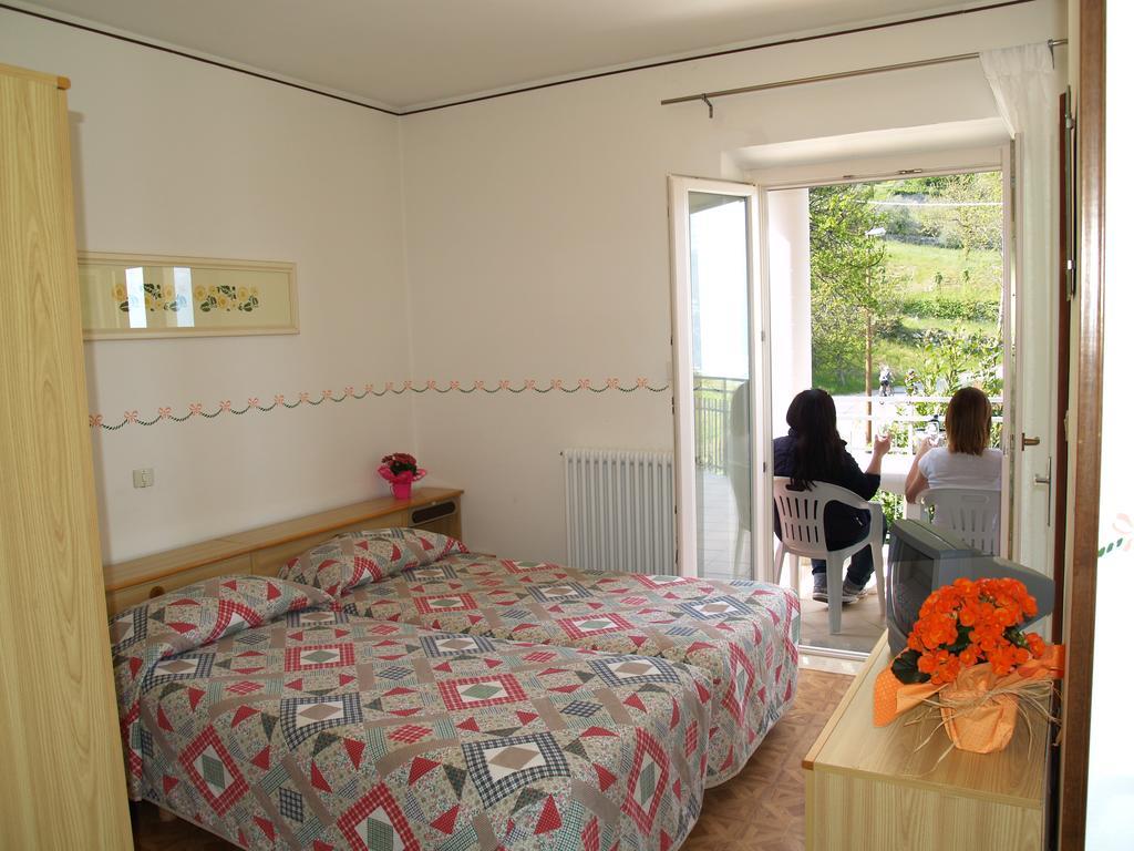 Hotel Rosalpina Riva del Garda Exterior photo