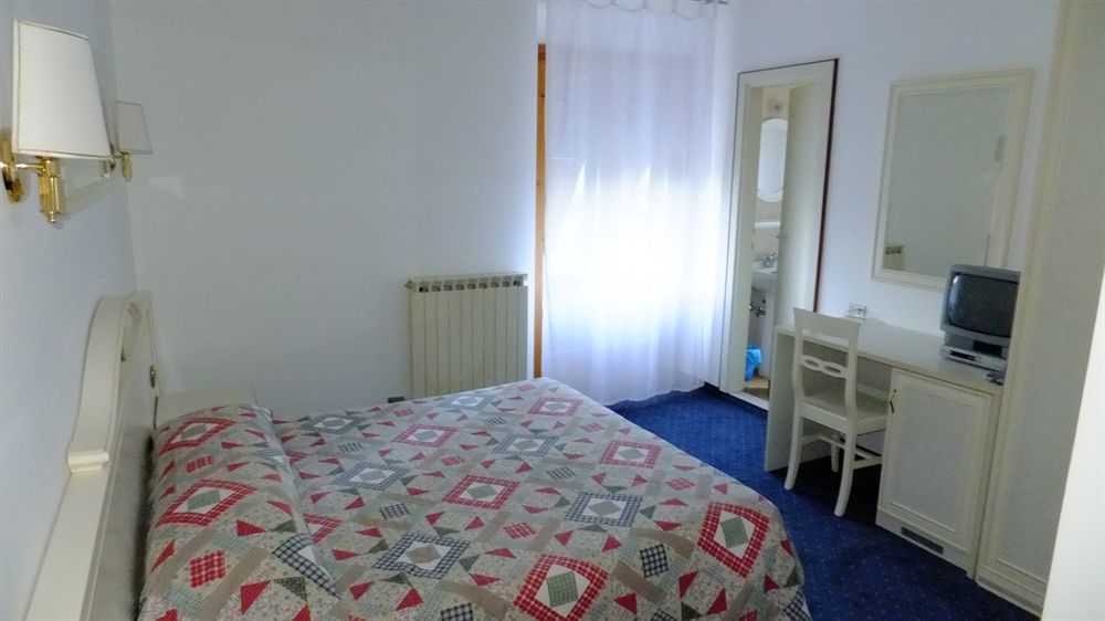 Hotel Rosalpina Riva del Garda Exterior photo